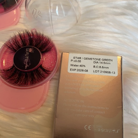 Lashes - Picture 3 of 4